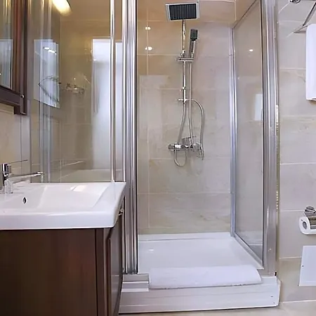 Hotel Newcity 3*