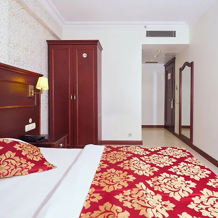Newcity Hotel 3*