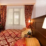 Hotel Newcity 3*