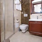 Newcity Hotel