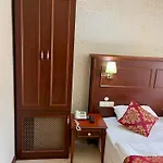 Hotel Newcity 3*
