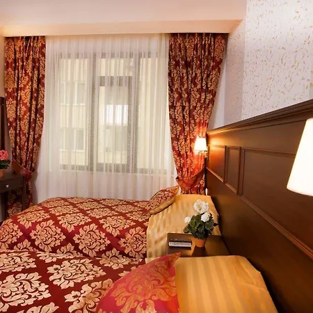 Hotel Newcity 3*