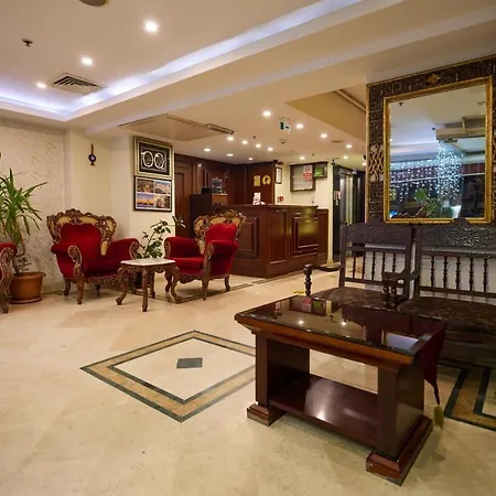 Отель Newcity 3*