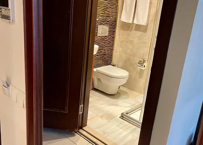 Отель Newcity 3*